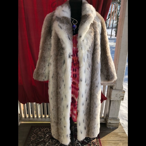 Faux Fur Coat, Size SP - Picture 6 of 8